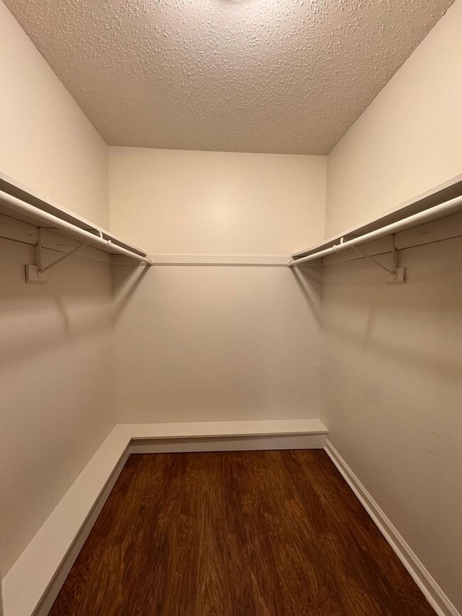 Building Photo - Top Floor Apartment for Rent in Bridgewater