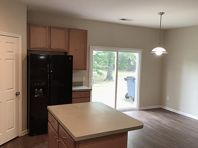 Building Photo - 8029 Hyannis Ct