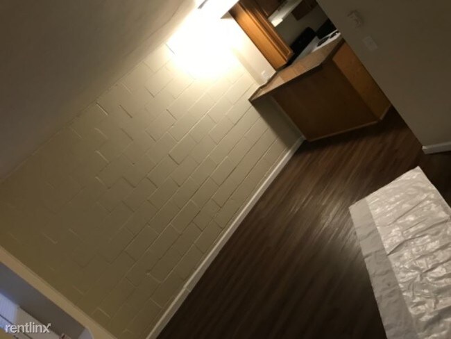 Building Photo - 387 Mill Rock Rd