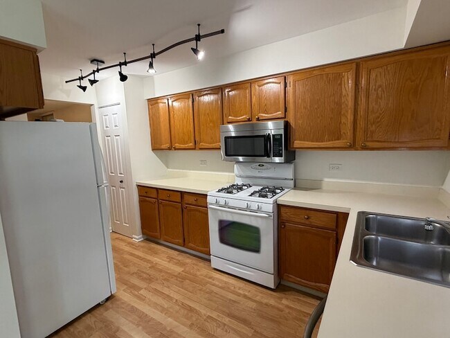 Foto del edificio - 986 West Ct