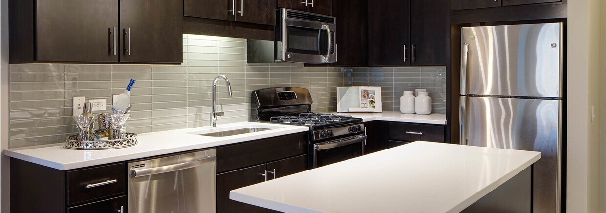 Foto principal - 645 S Clark St