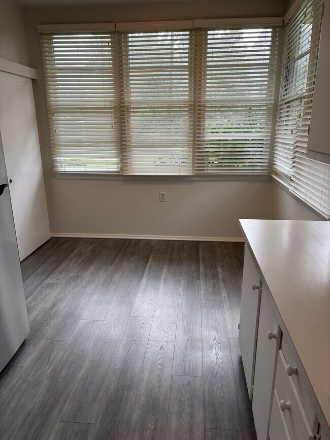 Foto del edificio - 1322 Knollwood Dr