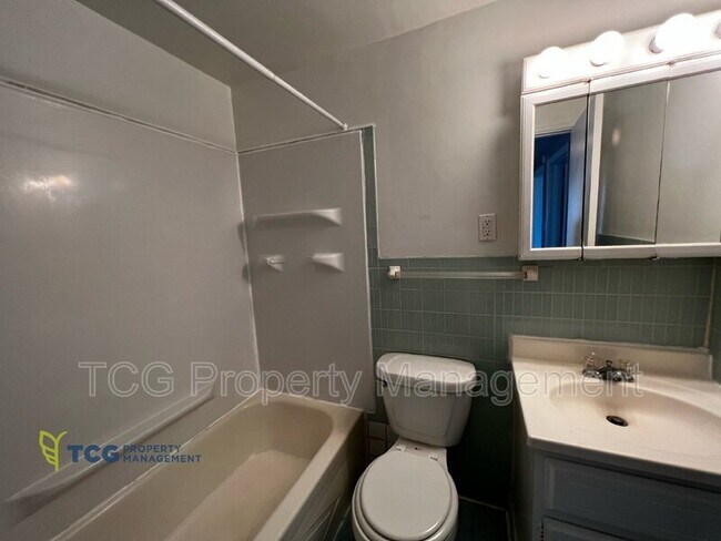 Foto del edificio - 1467 Catherine St