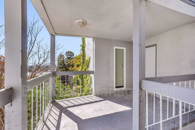 944 Fletcher Ln Unit 12, Hayward, CA 94544 Condo for Rent in Hayward