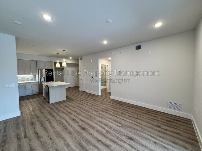 Foto del edificio - 414 Cape Coral Pkwy E