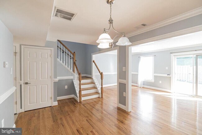 Foto del edificio - 14081 Fallbrook Ln