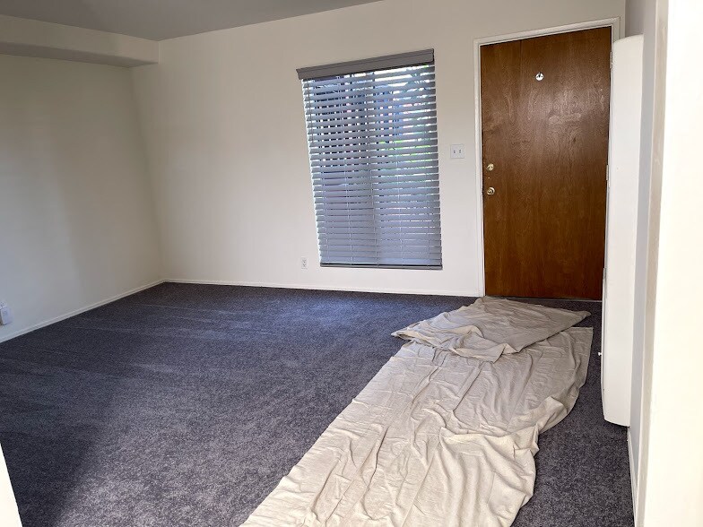 Living room, #10 (1BR) - 1945 Hillhurst Ave