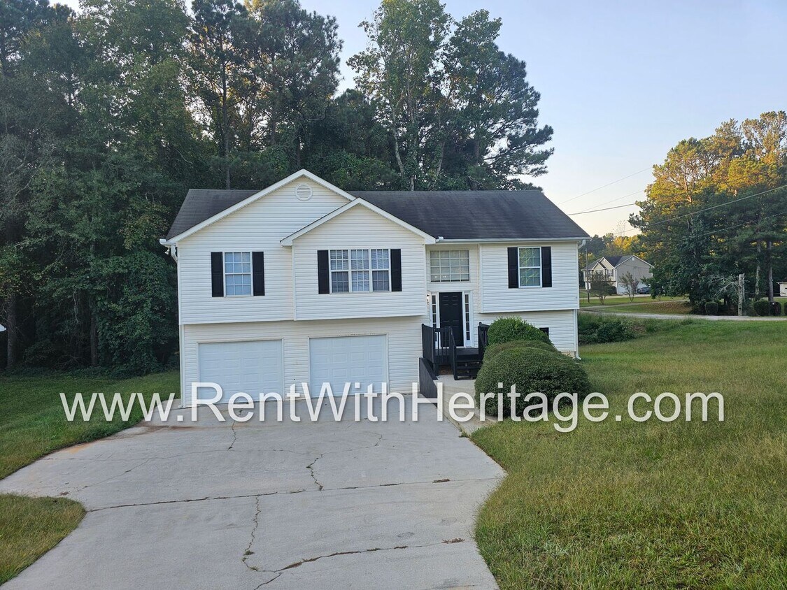 Primary Photo - GORGEOUS 3 BEDROOM / 2.5 BATH WITH ALL THE...