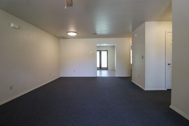 Building Photo - 2 Bed 2 Bath Collinsville