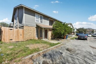 Building Photo - 1210 Southport Dr