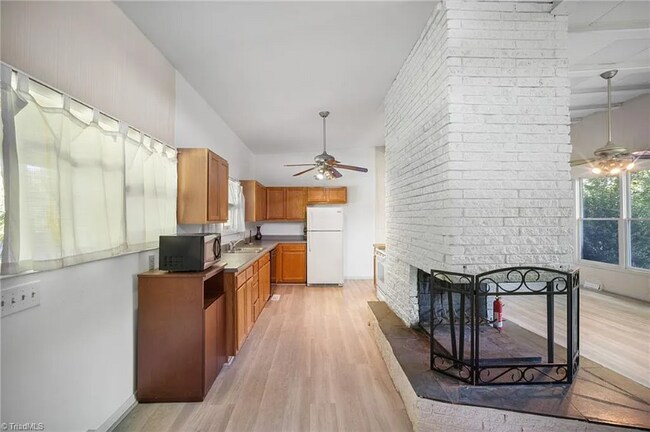 Foto del edificio - 701 Locust Pl