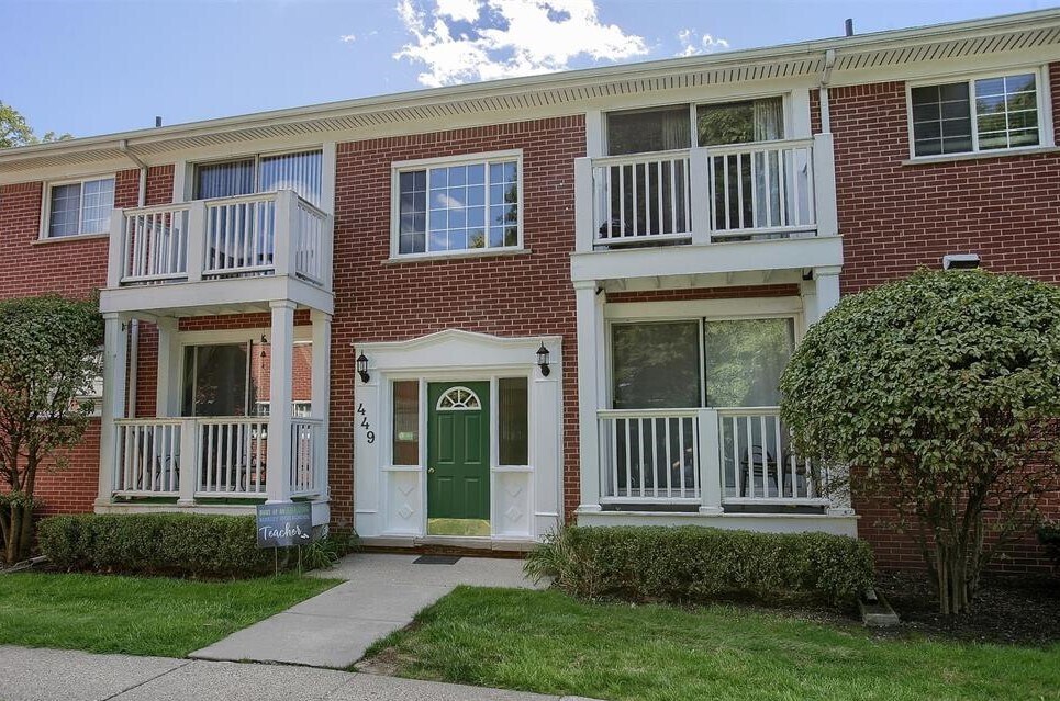 449 N Eton St Unit 506, Birmingham, MI 48009 Condo for Rent in