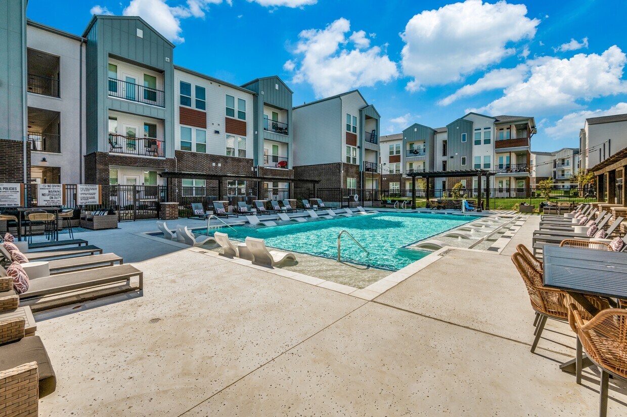 Foto principal - 2201 Creekview