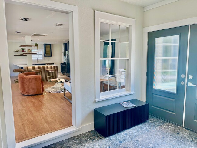 Foto del edificio - 4406 Airport Blvd