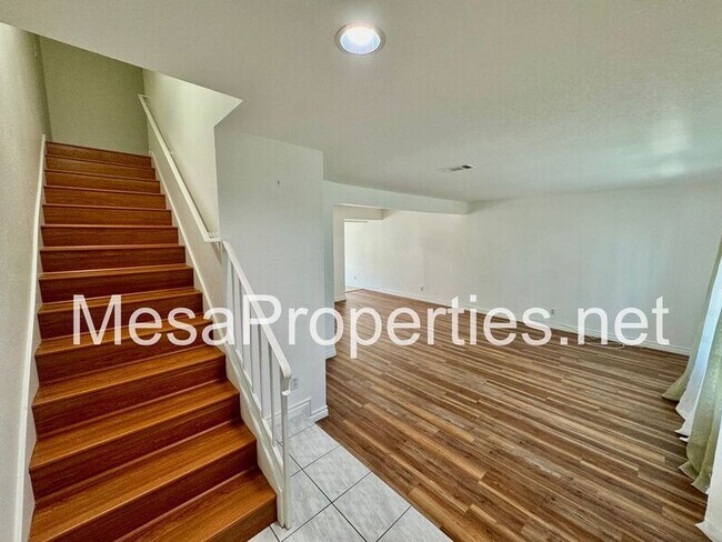 Foto del edificio - 1685 N Mountain Ave