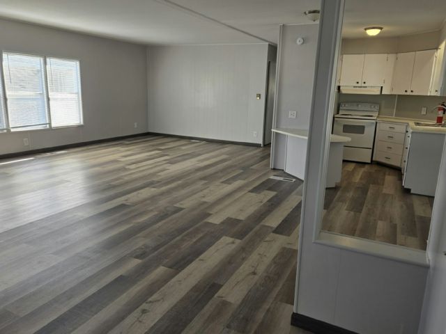 Foto del edificio - 406 50th Avenue Plaza W