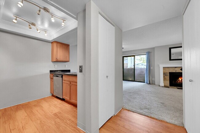 Foto del edificio - $1,450.00, 1-bedroom, 1-bathroom Lower Lev...