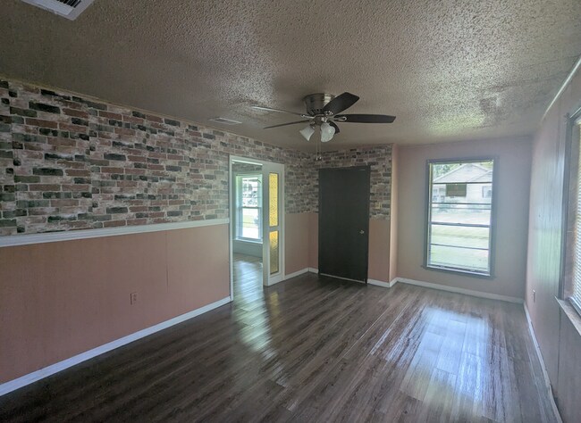 Foto del edificio - 1131 Ave C