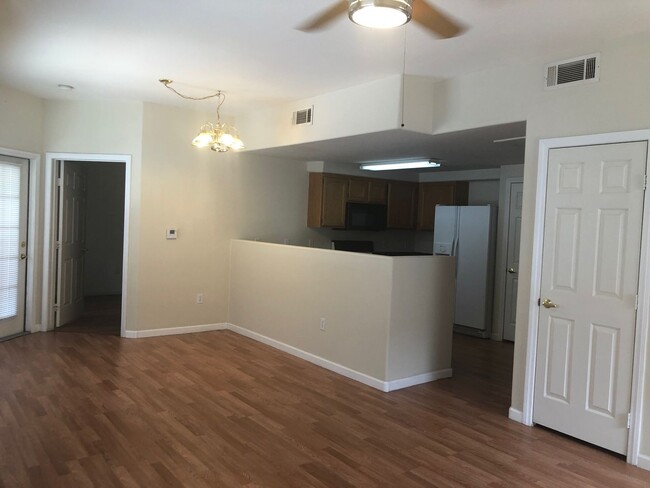 Building Photo - Beautiful Condo Now Available!