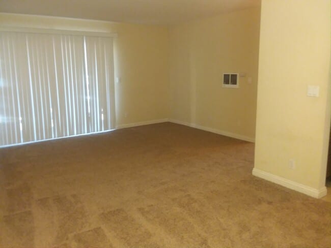 Building Photo - SDS T 7750