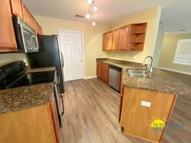 Foto del edificio - Beautiful 3 Bedroom Home Near Eglin AFB