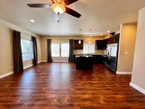 Building Photo - 606 S 81st Pl