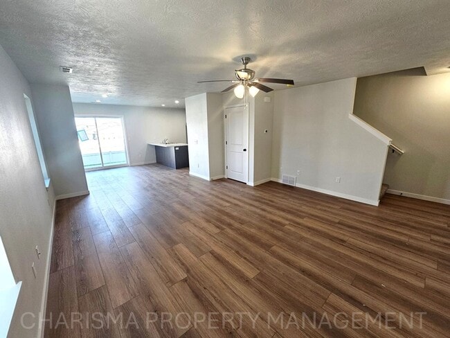 Building Photo - Tunis Drive Townhomes