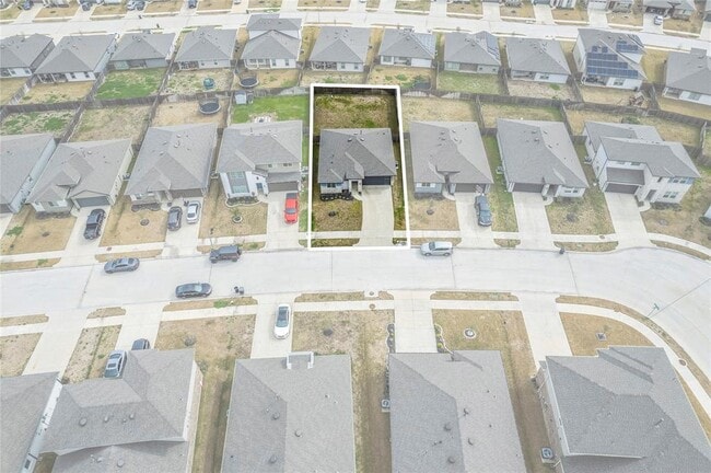 Building Photo - 8031 House bank Ln