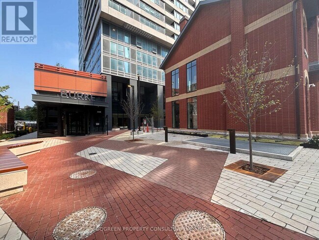 Building Photo - 609 Sherbourne St