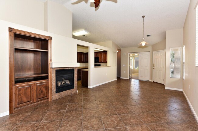 Foto del edificio - Darling 1-bed + Den and 2-baths in Sun Riv...