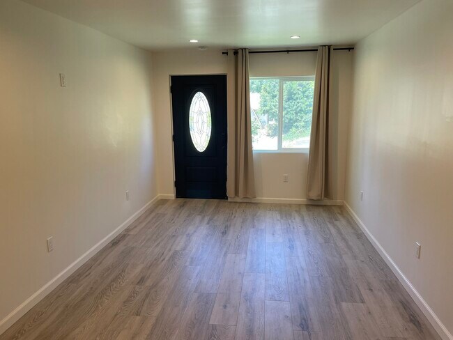 Foto del edificio - 7136 Forest Hills Rd