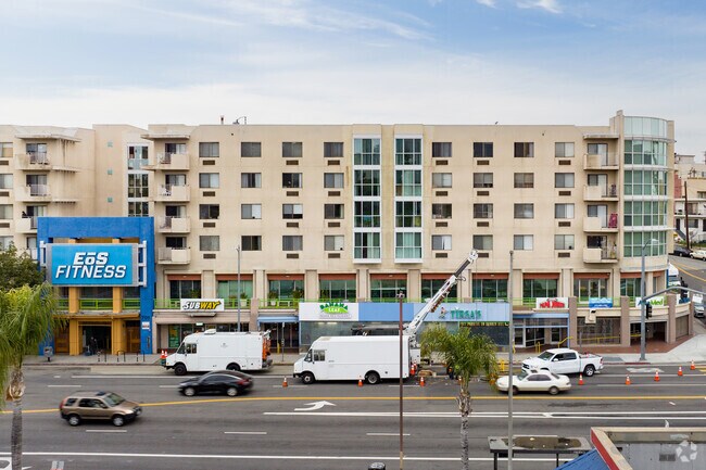 Foto del edificio - Grand Plaza Senior Apartments