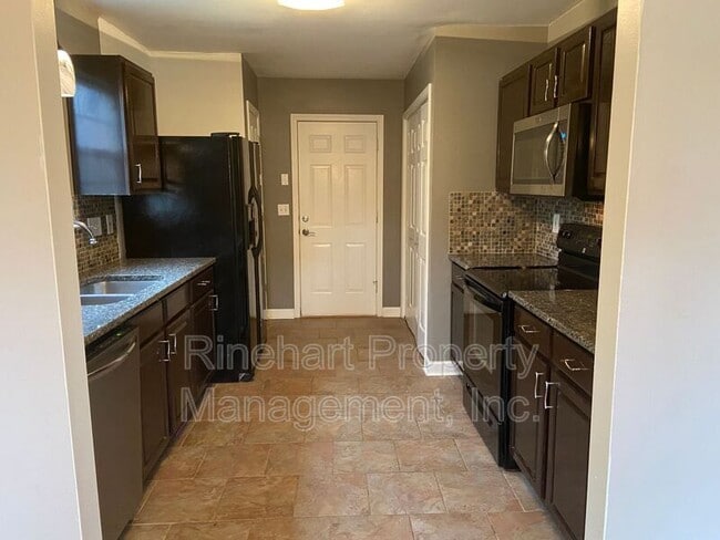 Building Photo - 1694 Baylor Dr