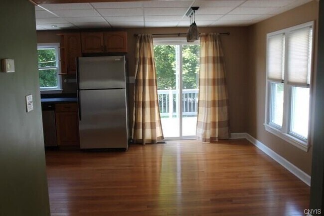 Foto del edificio - 375 Pawling St