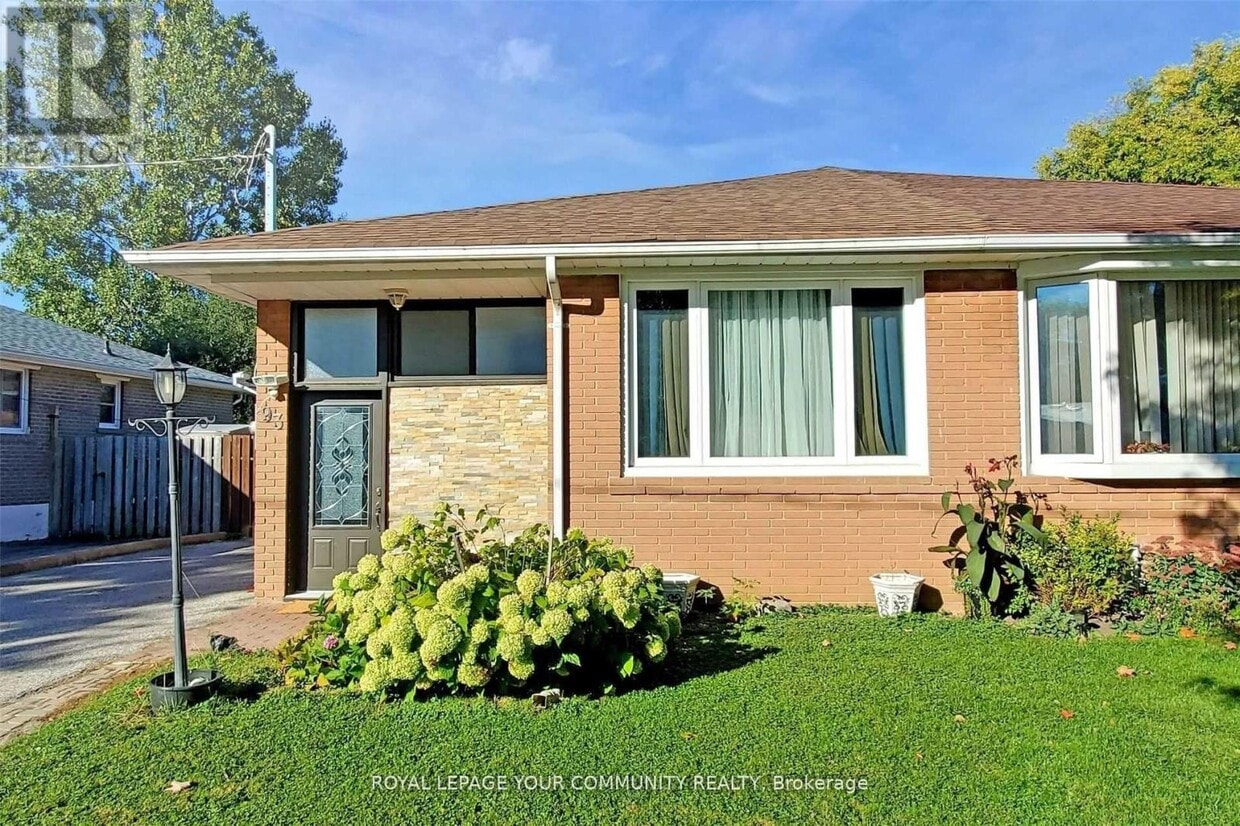 Primary Photo - 93 Septonne Ave