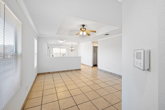 Foto del edificio - 3 Bedroom, 2 Bath, Corner Lot Home Near Te...
