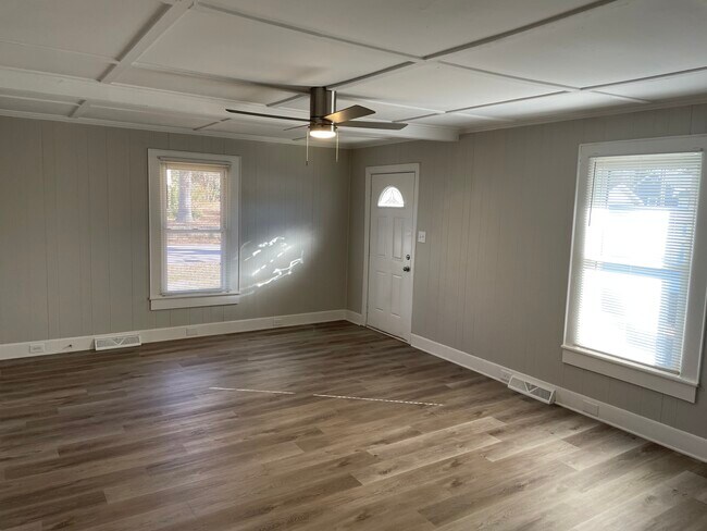 Building Photo - 209 Locust St