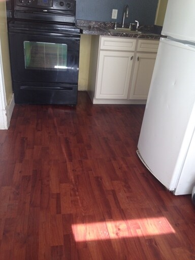 Interior Photo - 31-33 Harvard St