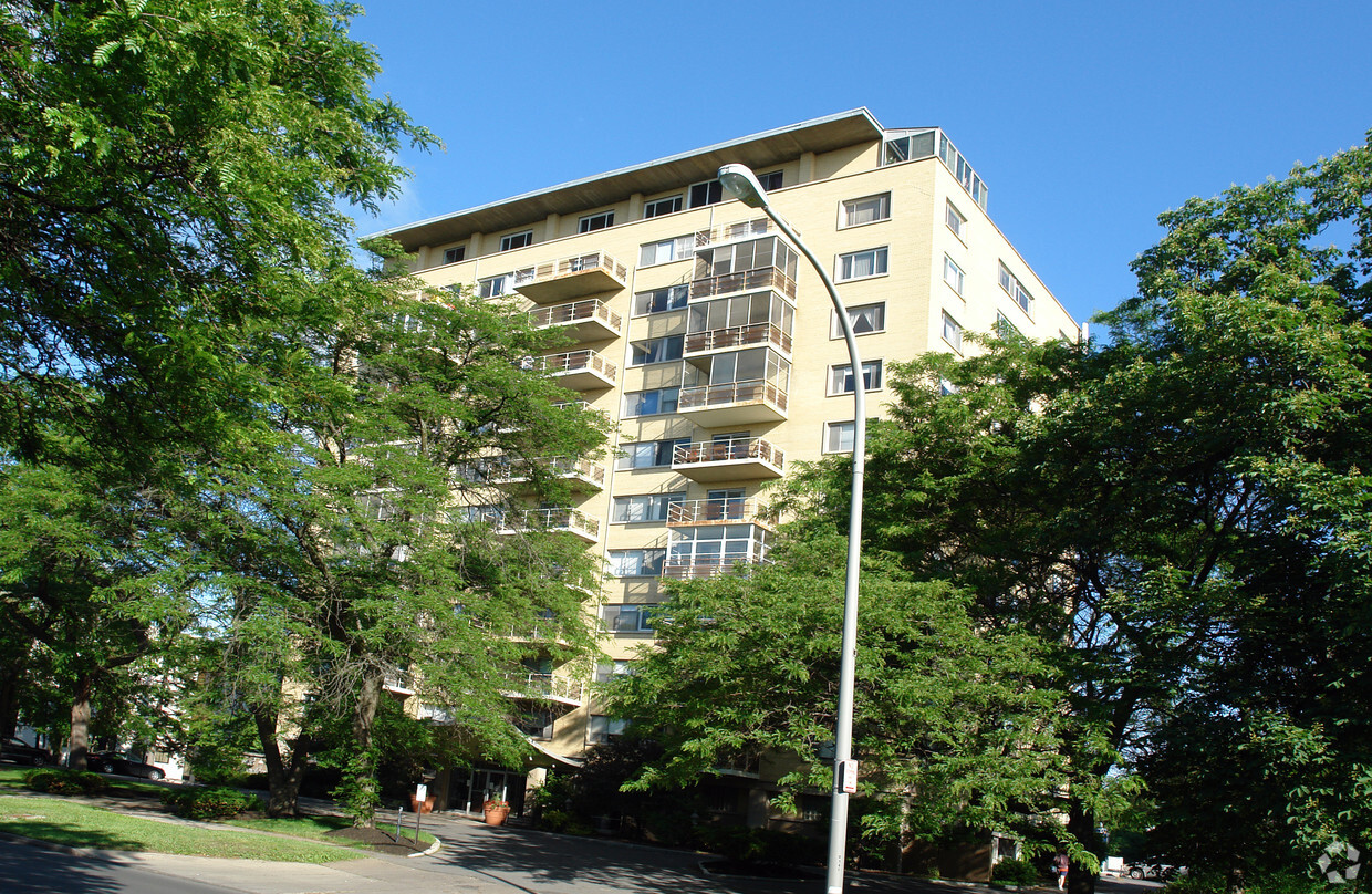 Foto del edificio - Imperial Gardens Apartments