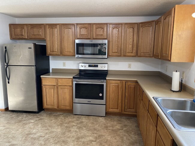 All appliances in great condition! - 401 Lilly St