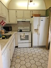 Building Photo - 5121 W Oakland Park Blvd