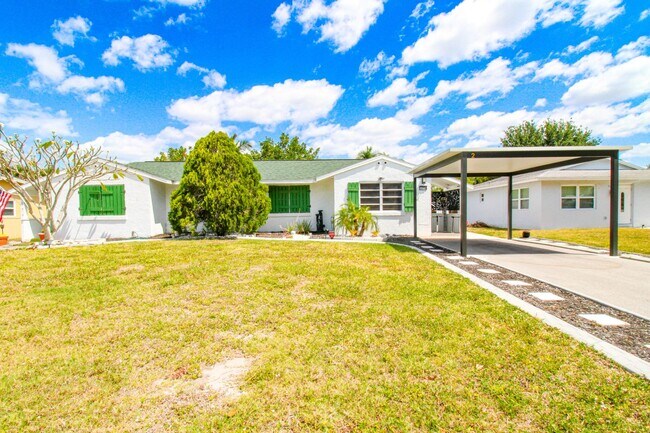Foto del edificio - ** UNFURNISHED ANNUAL** CUTE REMODELED DUP...