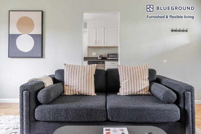 Foto del edificio - 317 Hawthorne Ave