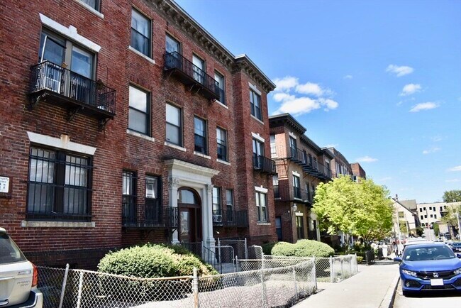 Foto del edificio - 46 Park Vale Ave