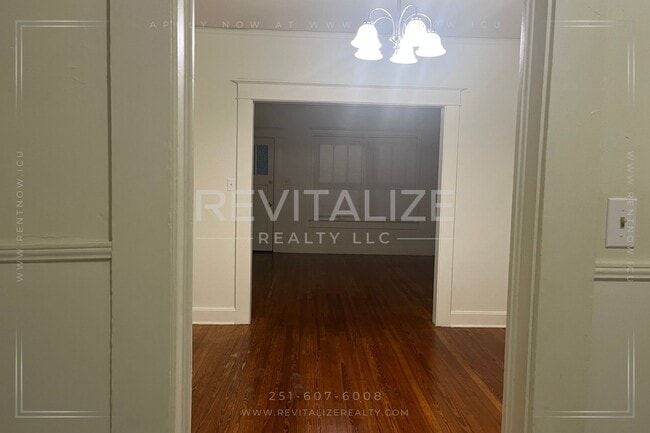 Building Photo - Charming Lower Midtown Cottage