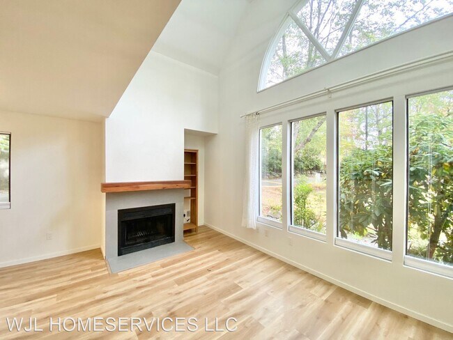 Building Photo - 2 br, 1.5 bath House - 7910 140th Pl NE