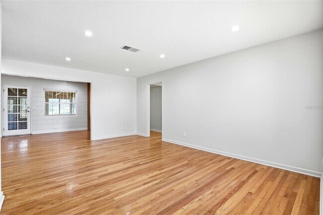 Foto del edificio - 1913 Baldwin Dr