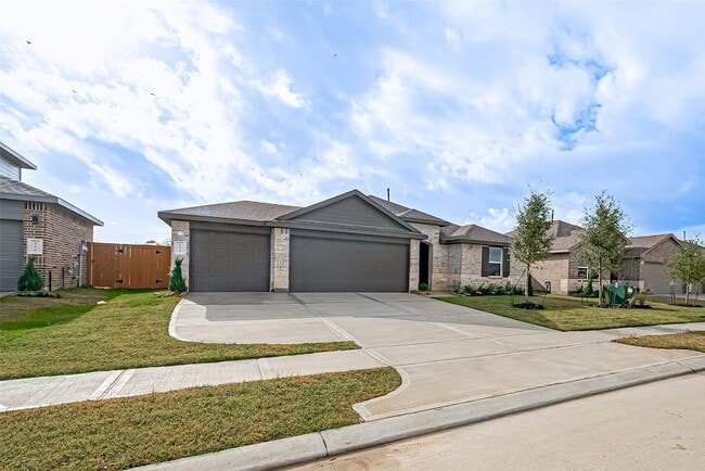 Building Photo - 532 Comal Trl