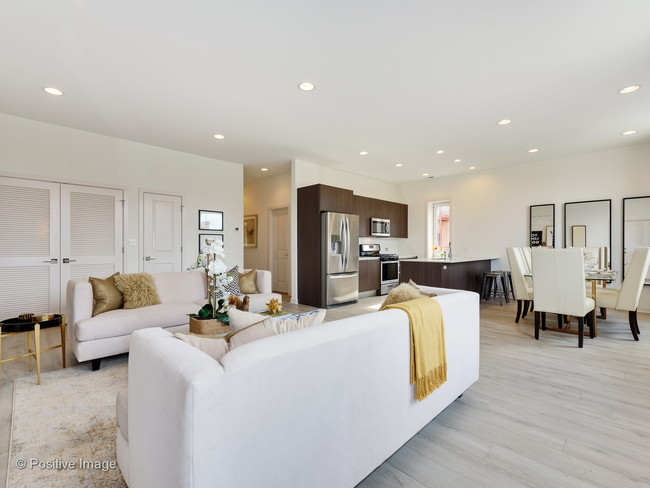 Foto del edificio - 6547 W Dickens Ave