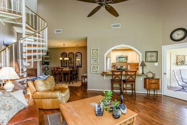 Foto del edificio - 4144 Greystone Way